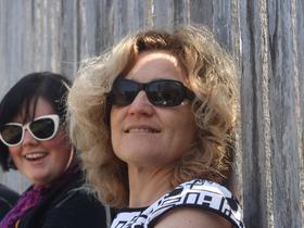 2009-11-15 Sarah and Alison (c) Jason Grossman.jpg